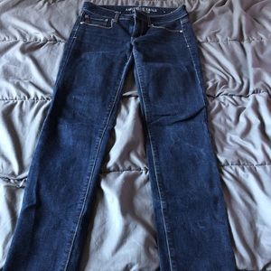 American Eagle Size 2 Dark Wash Jeans